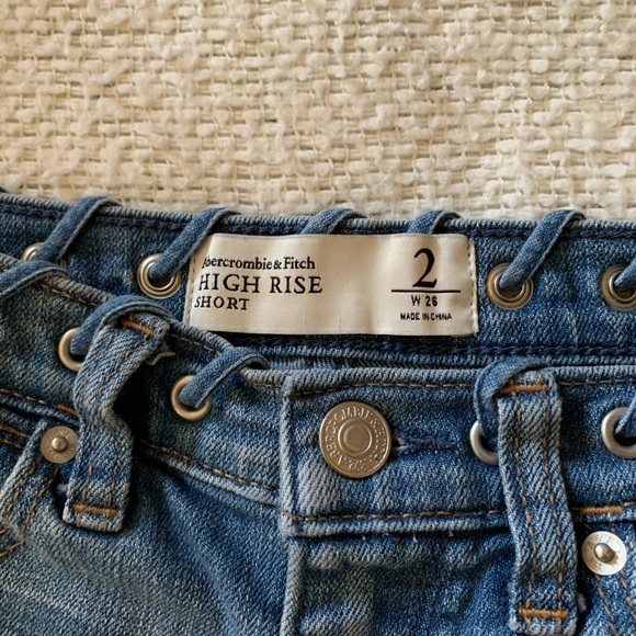HIGH RISE SHORTS - Picture 2 of 6